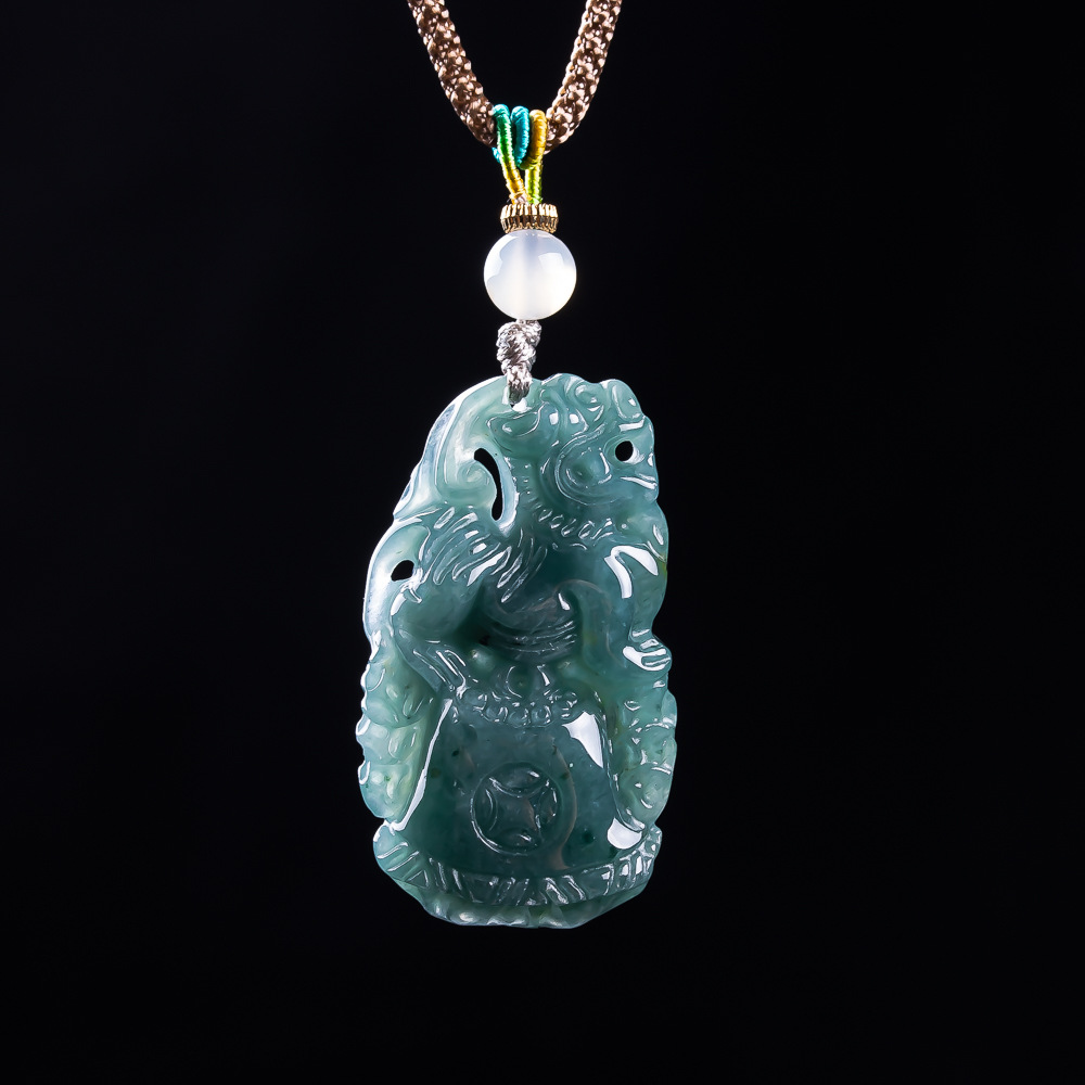 Woman Accessory - Colgante Pixiu de Jadeíta Birmana, Talismanes