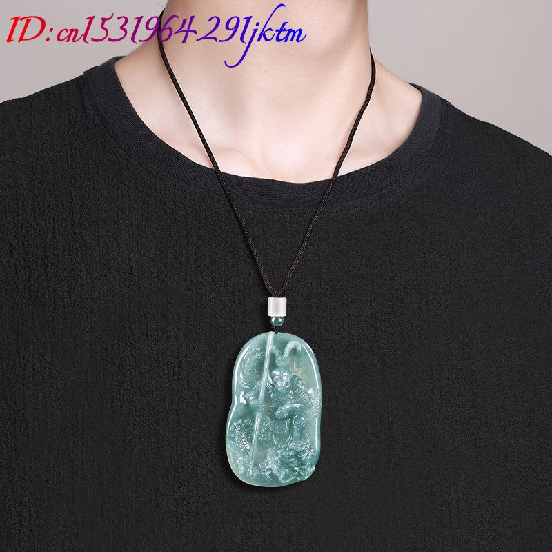 Collar con Colgante de Rey Mon - Woman Accessory reseña y precio